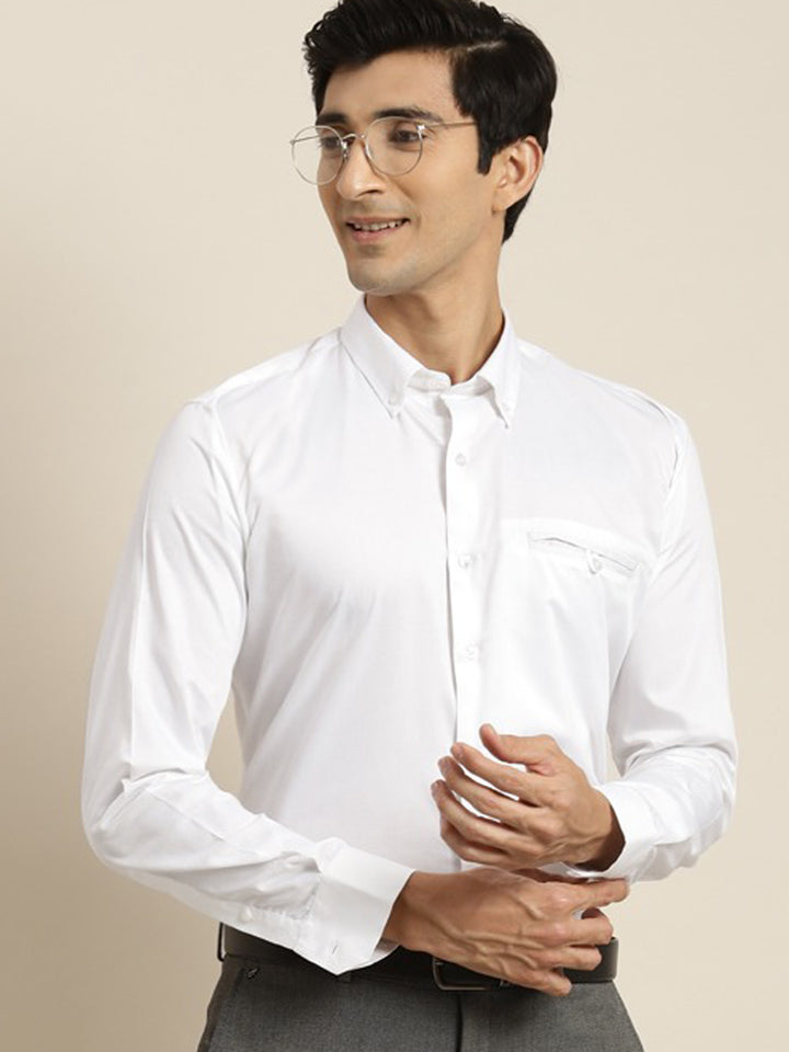 Men White Solid Button Down Collar Welted Pocket Pure Cotton Slim Fit Formal Shirt
