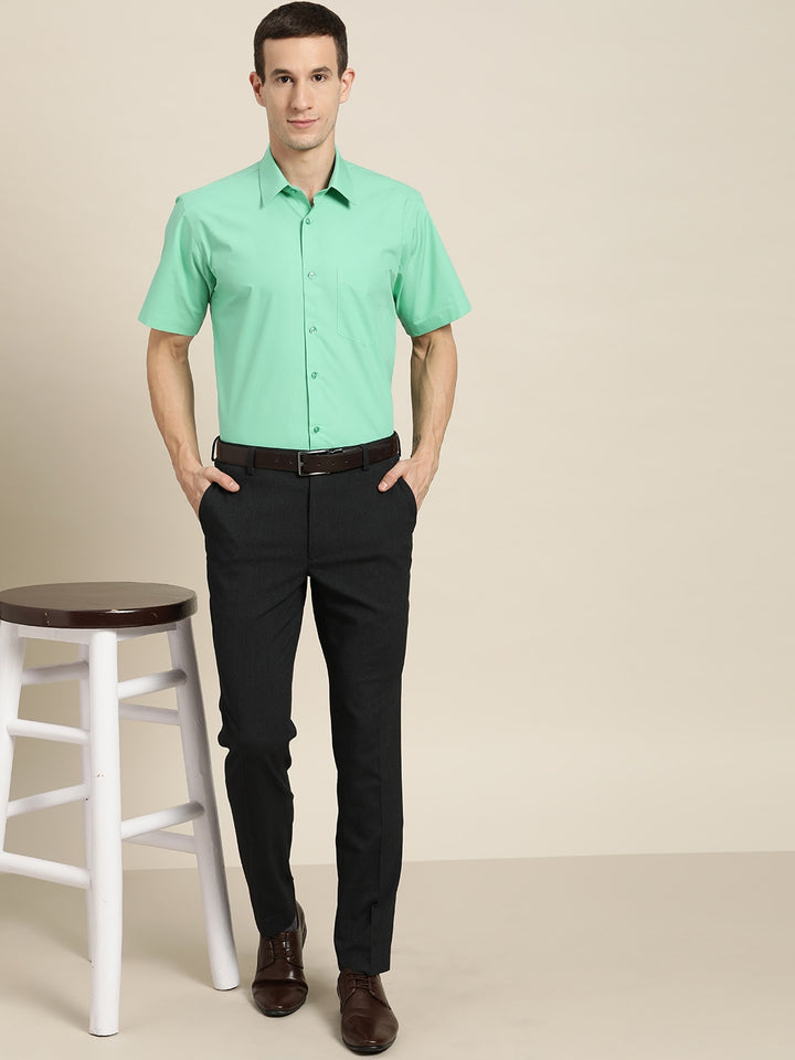 Men Green Solids Pure Cotton Slim Fit Formal Shirt