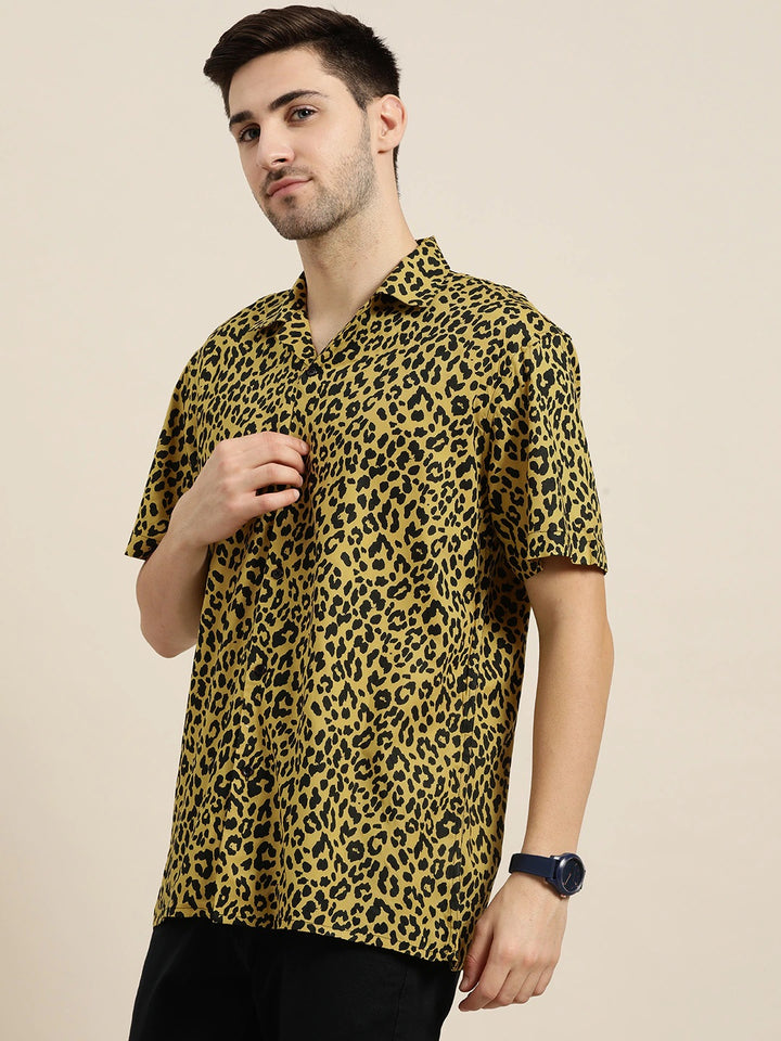 Men Yellow & Black Prints Viscose Rayon Relaxed Fit Casual Resort Shirt