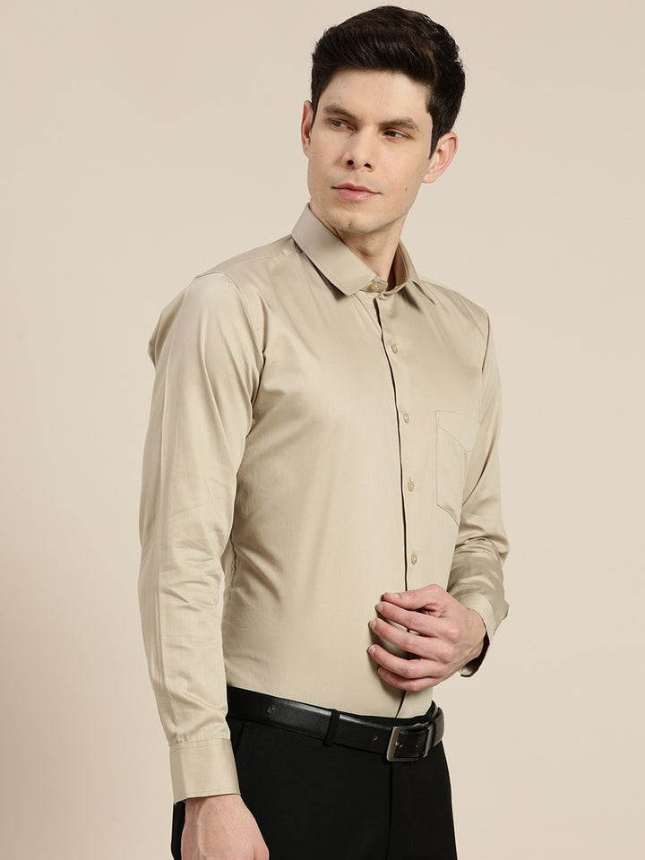 Men Beige Solid Pure Cotton Satin Slim Fit Formal Shirt