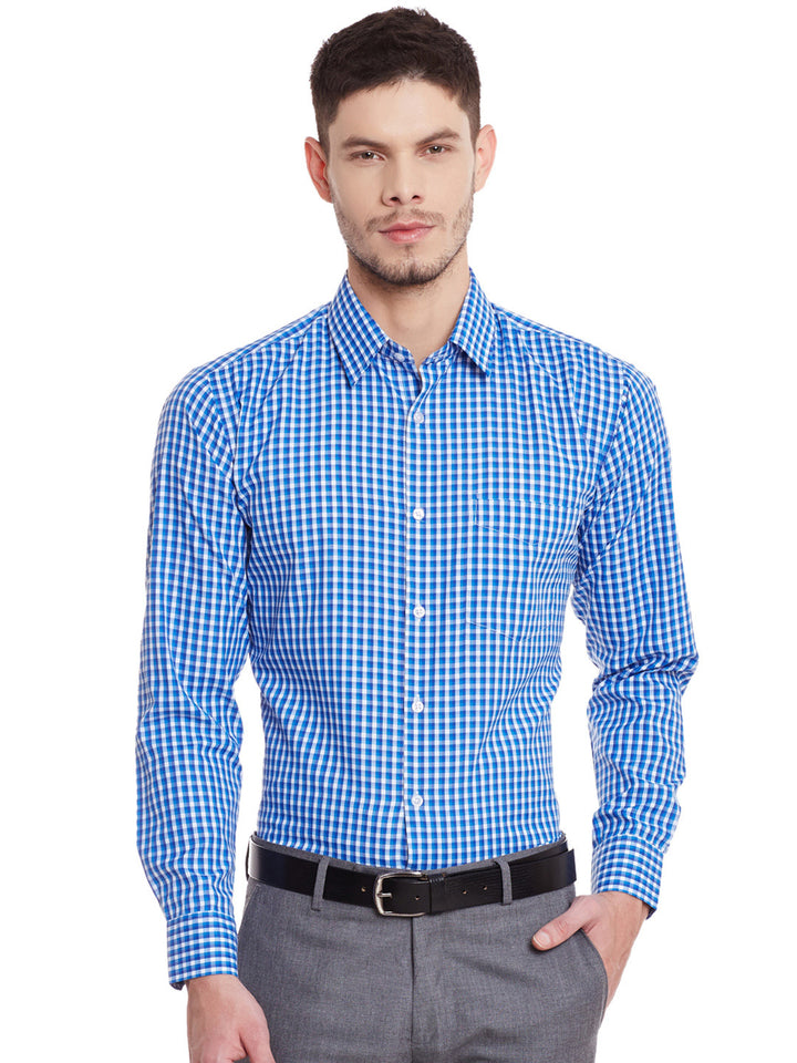 Men Blue and White Checks Cotton Slim Fit Formal Shirt