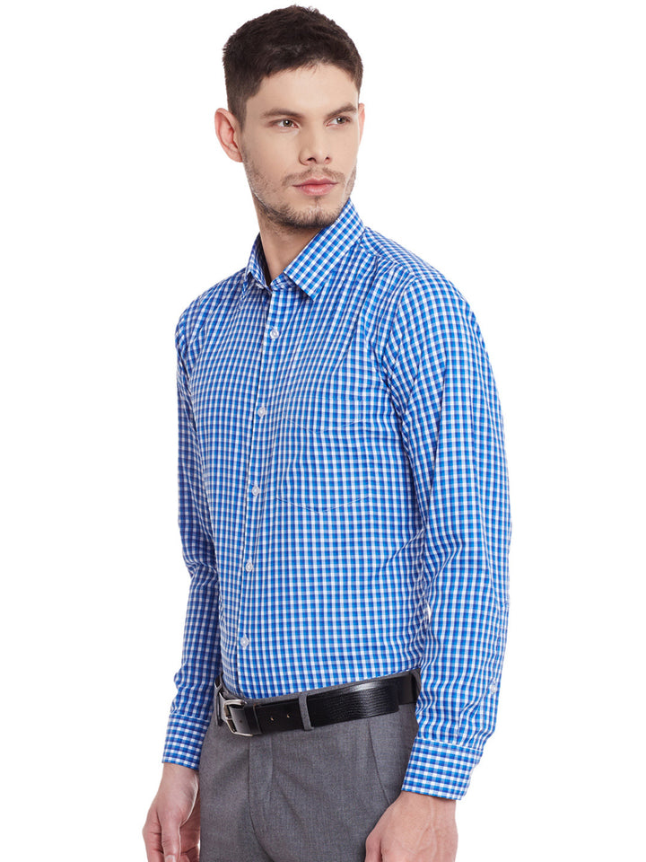 Men Blue and White Checks Cotton Slim Fit Formal Shirt