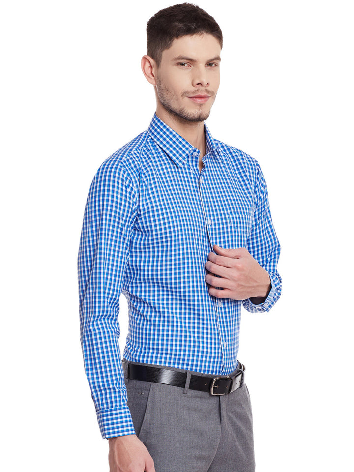 Men Blue and White Checks Cotton Slim Fit Formal Shirt