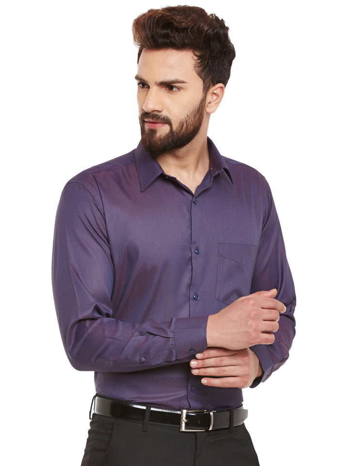 Men Navy and Red Solid Slim Fit Formal Shirt