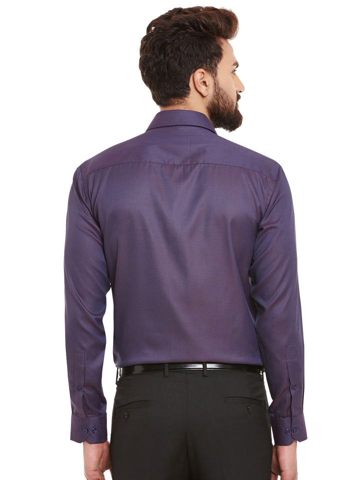 Men Navy and Red Solid Slim Fit Formal Shirt