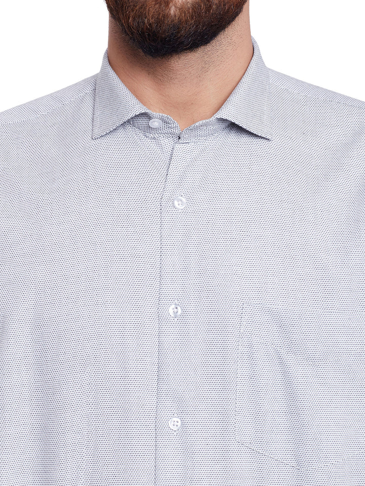Men White and Black Solid Pure Cotton Slim Fit Formal Shirt