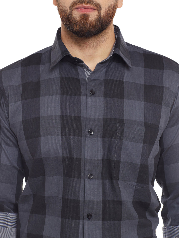 Men Grey Checked Slim Fit Casual Shirt