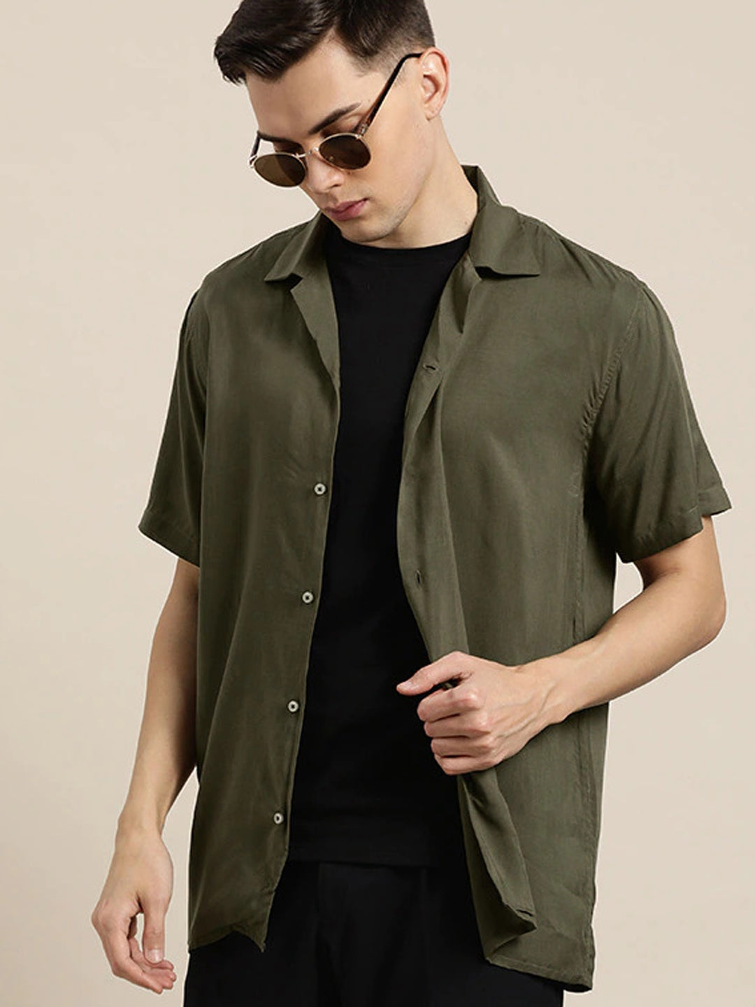 Men Olive Solid Viscose Rayon Relaxed Fit Casual Resort Shirt