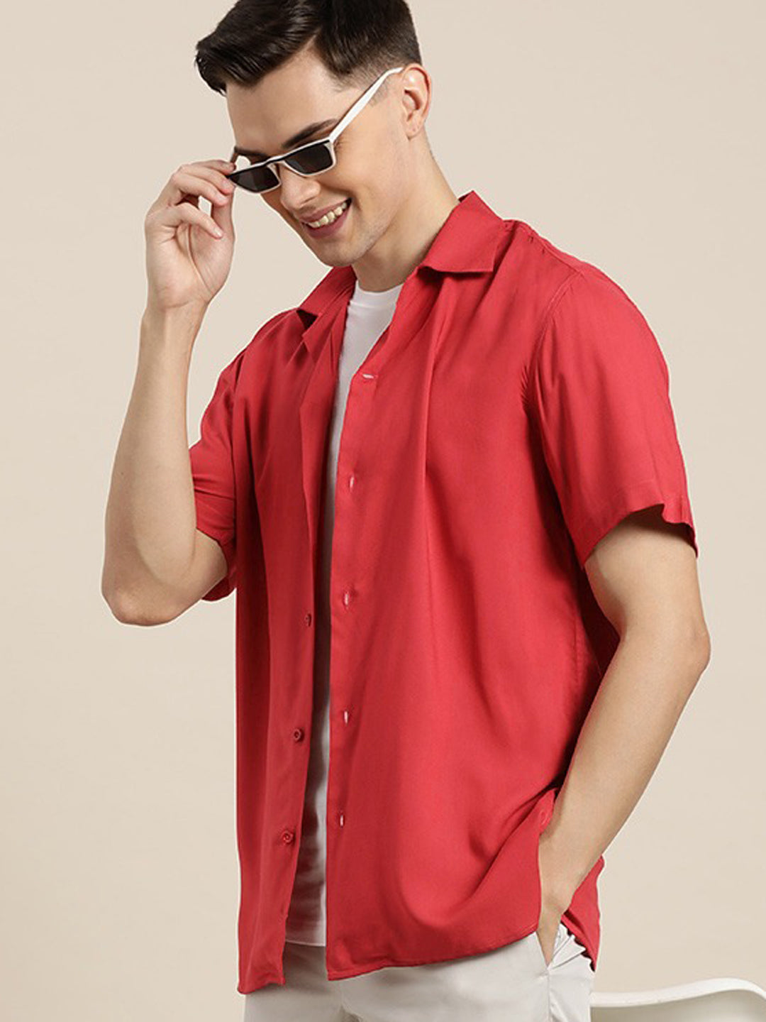 Men Red Solid Viscose Rayon Relaxed Fit Casual Resort Shirt