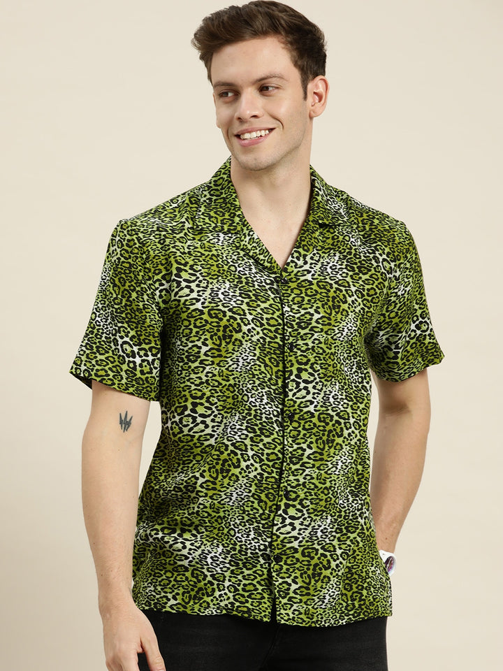 Men Green-Black Prints Viscose Rayon Relaxed Fit Casual Resort Shirt