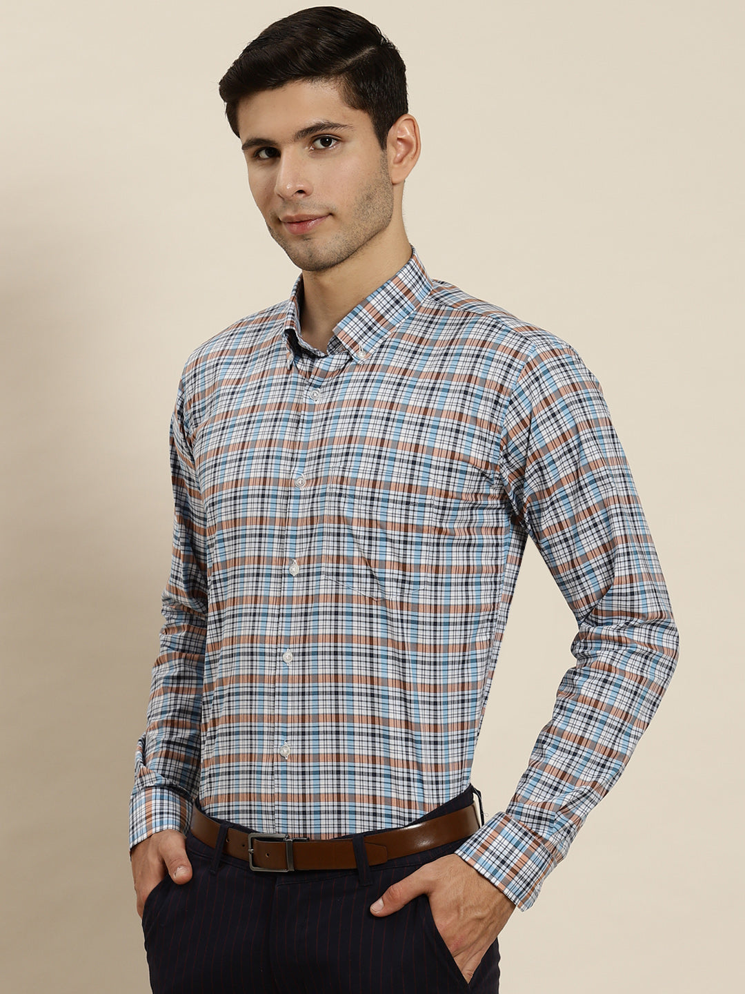 Men White & Blue Checked Pure Cotton Slim Fit Formal Shirt