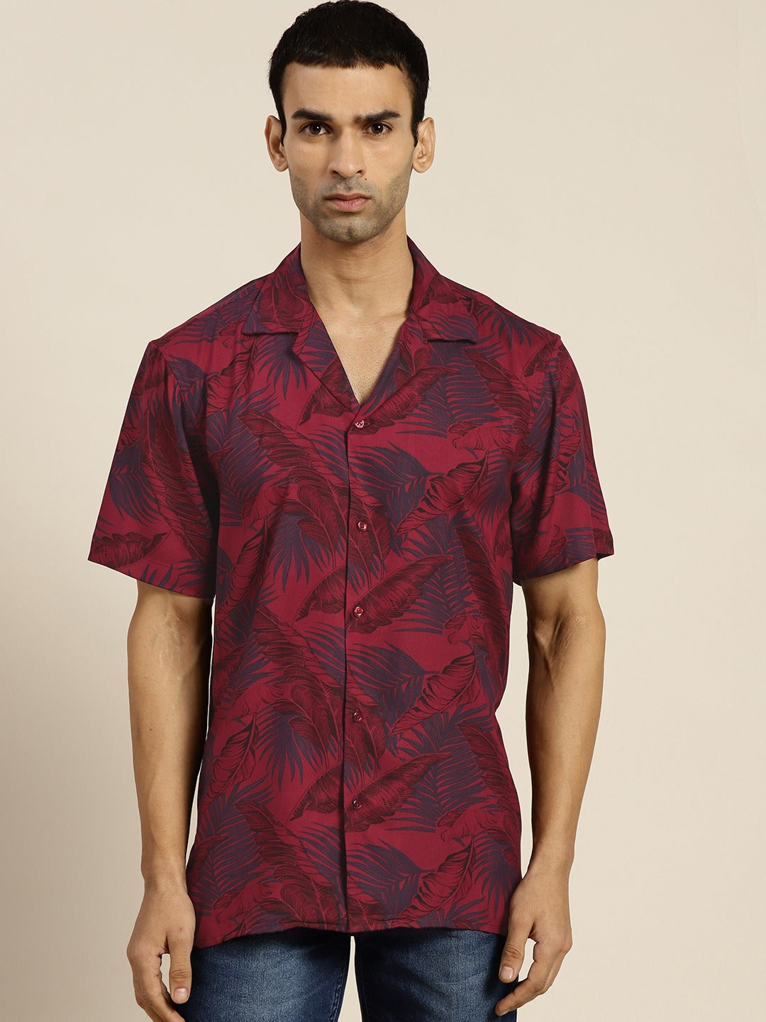 Men Maroon Prints Viscose Rayon Relaxed Fit Casual Resort Shirt