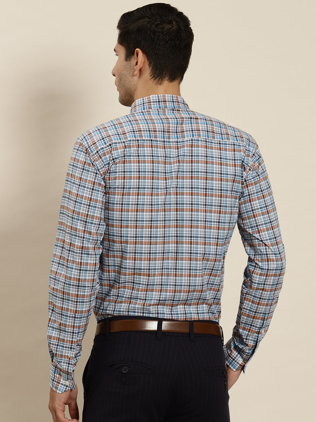 Men White & Blue Checked Pure Cotton Slim Fit Formal Shirt