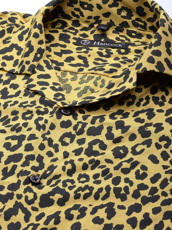 Men Yellow & Black Prints Viscose Rayon Relaxed Fit Casual Resort Shirt