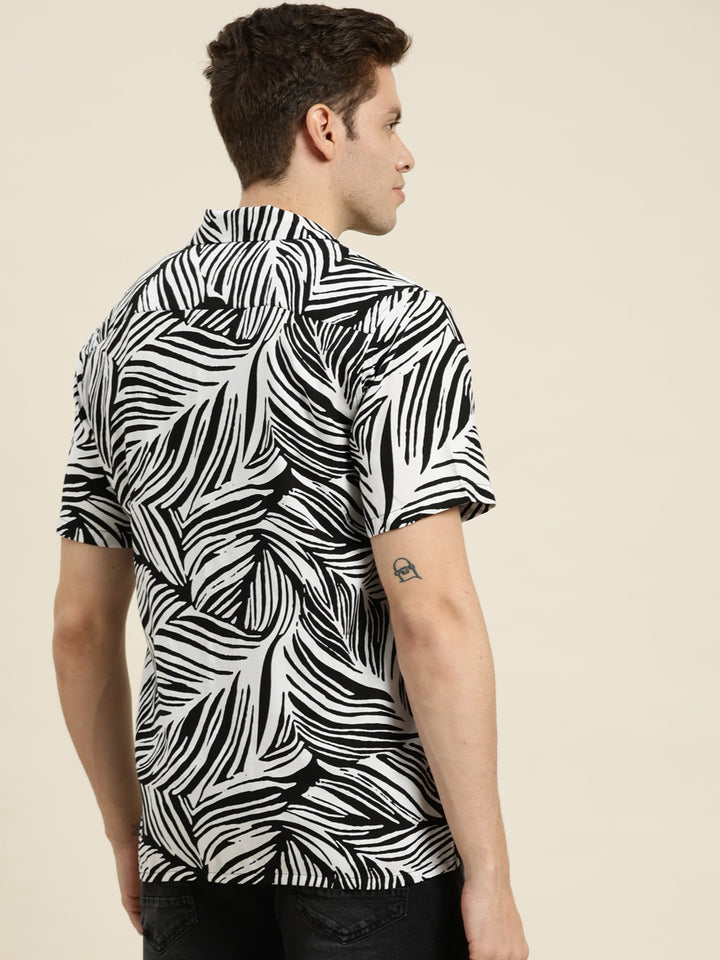 Men Black-White Prints Viscose Rayon Relaxed Fit Casual Resort Shirt