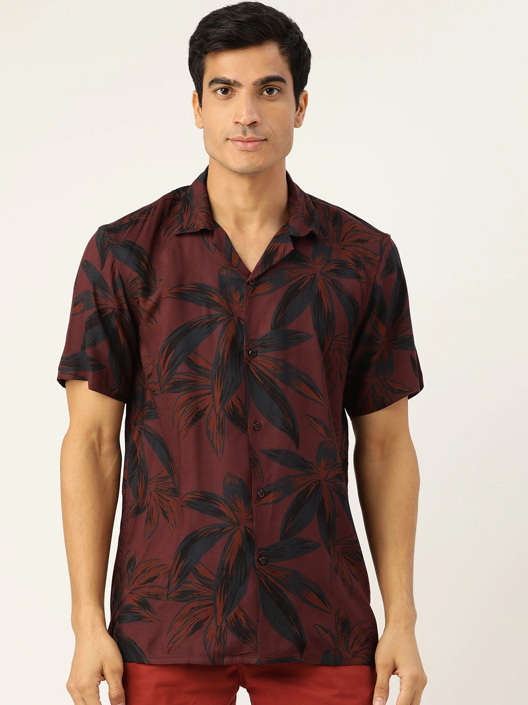 Men Maroon Prints Viscose Rayon Relaxed Fit Casual Resort Shirt
