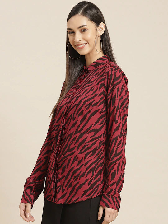 Women Black & Red Printed Viscose Rayon Slim Fit Formal Shirt