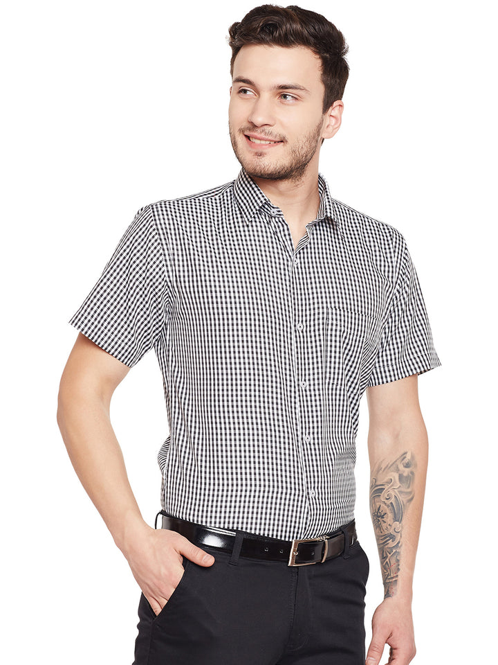 Men Black and White Gingham Checked Slim Fit Short Sleeve Formal Shirt