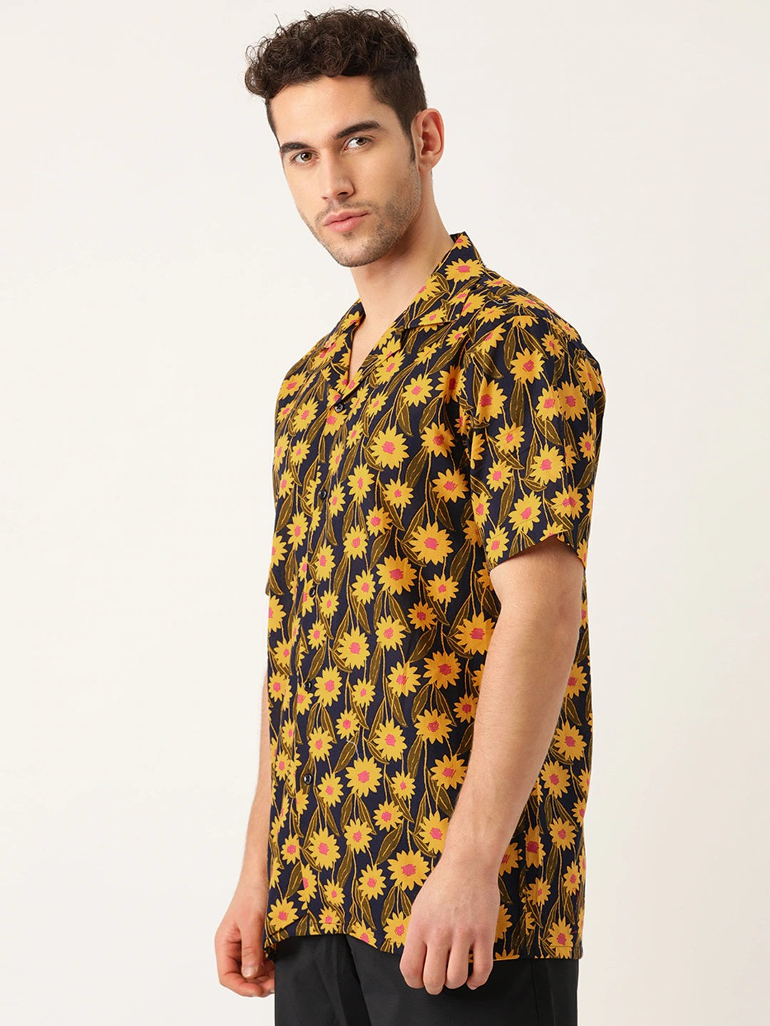 Men Navy & Yellow Printed Pure Cotton Relaxed Fit Casual Resort Shirt