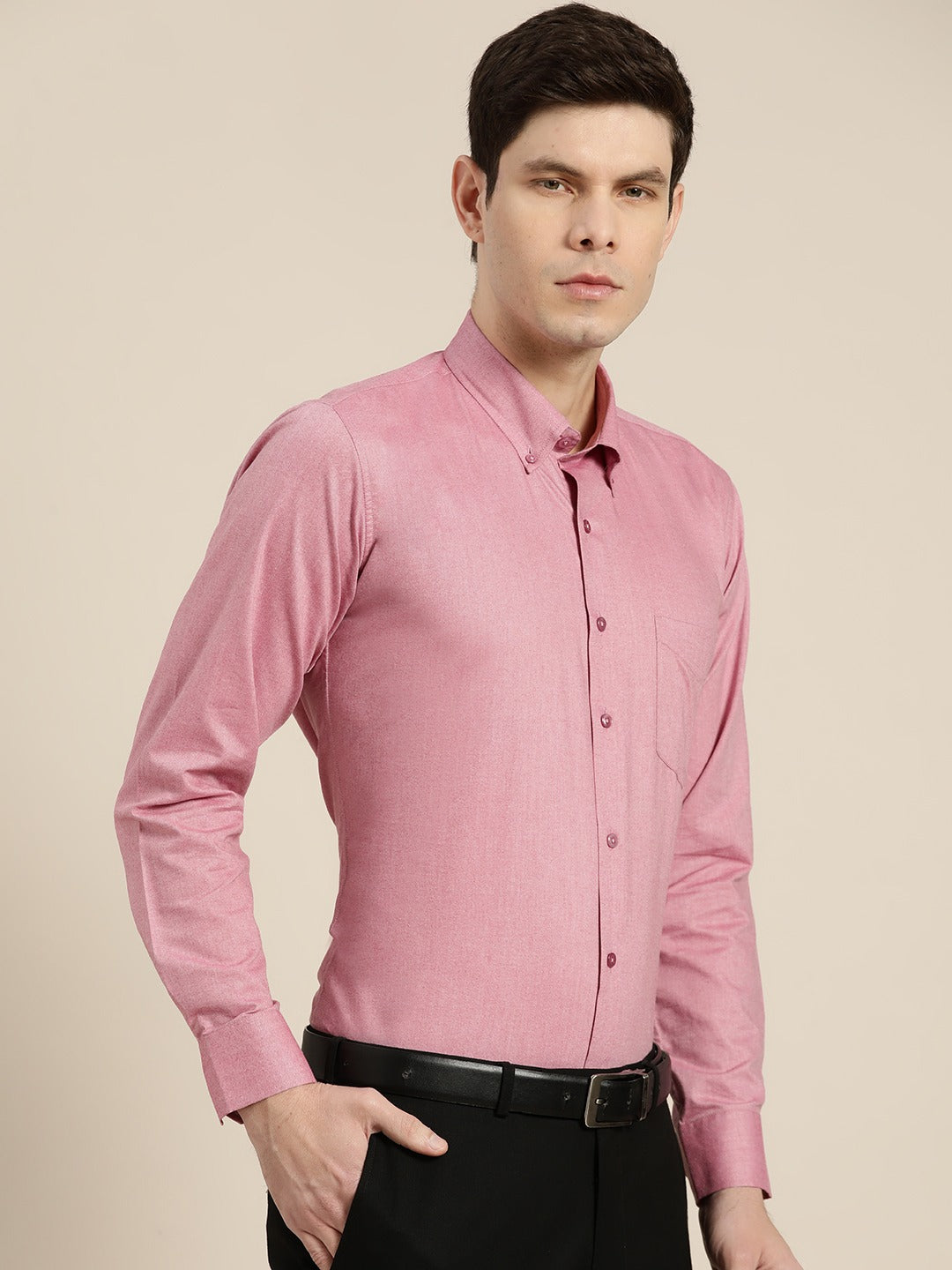 Men Pink Solid Chambray Button Down Collar Slim Fit Formal Shirt