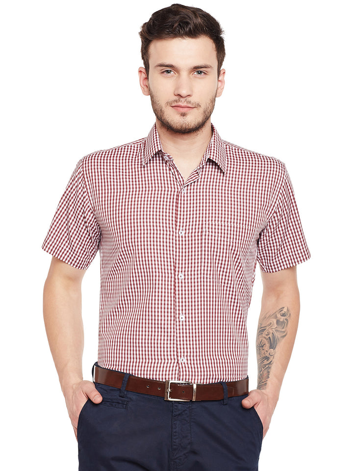 Men Maroon and White Gingham Checked Slim Fit Short Sleeve Formal Shirt