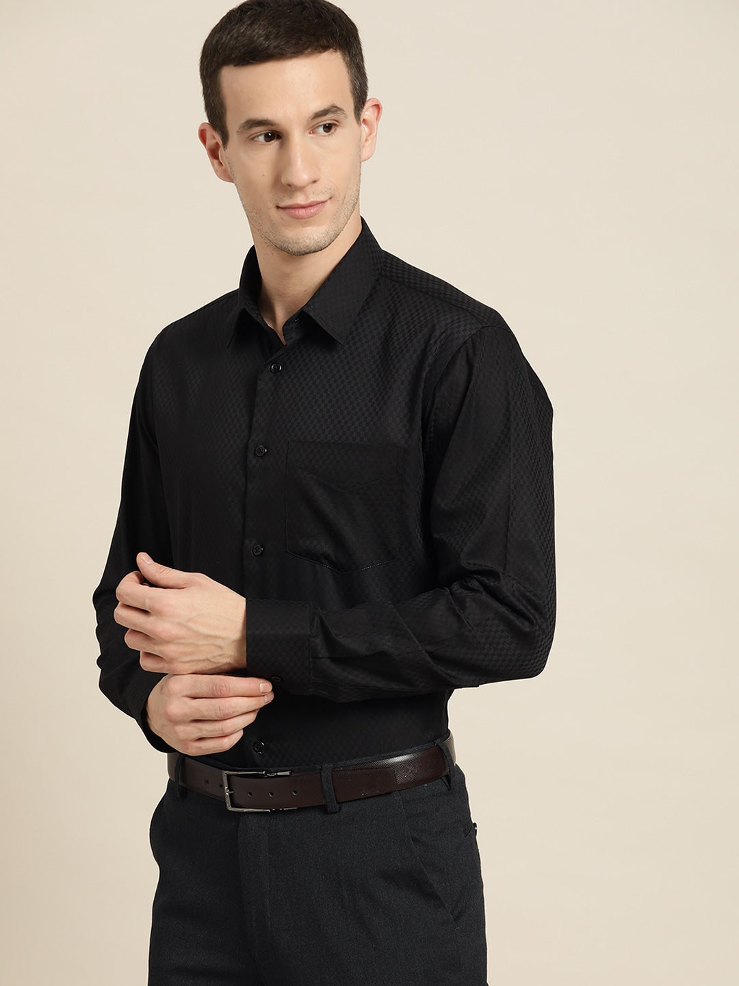 Men Black Solids Pure Cotton Slim Fit Formal Shirt