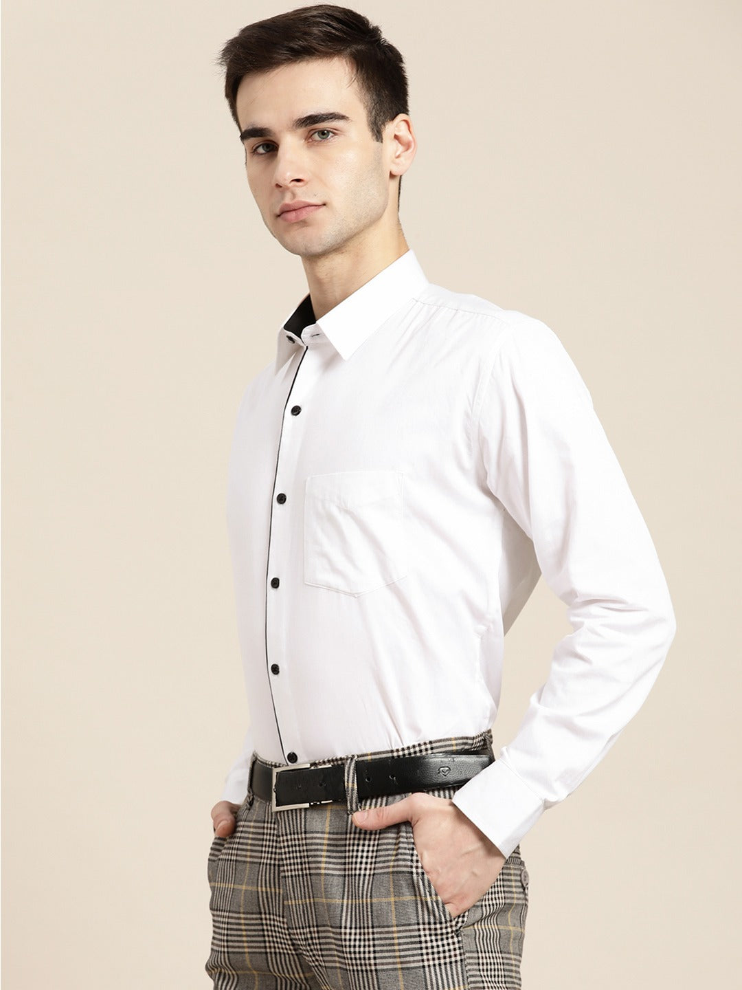 Men White Solids Pure Cotton Slim Fit Formal Shirt