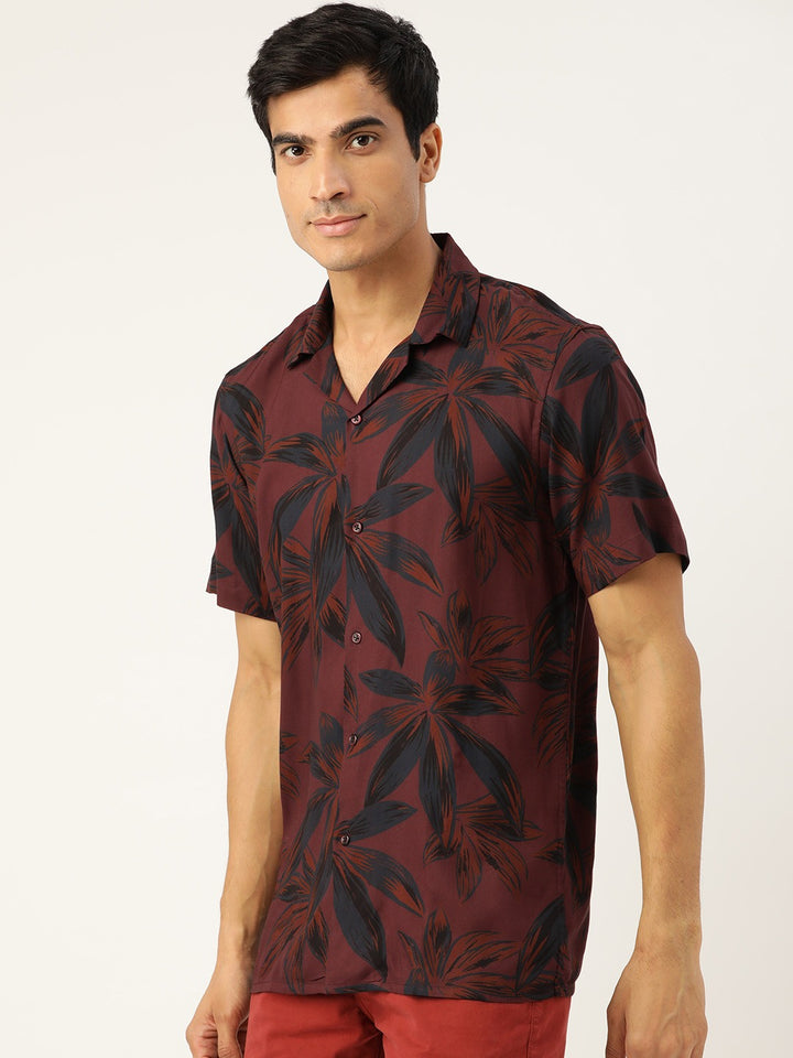 Men Maroon Prints Viscose Rayon Relaxed Fit Casual Resort Shirt