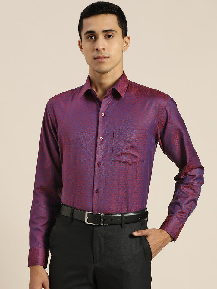 Men Maroon & Navy Solid Self Design Dobbys Pure Cotton Slim Fit Formal Shirt