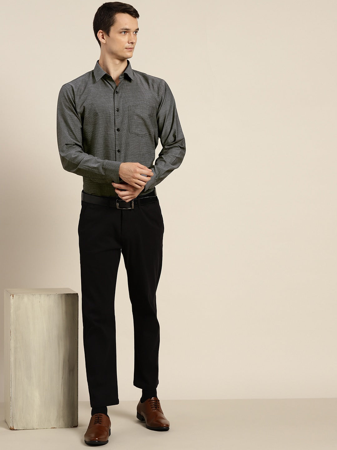 Men Black Solid Pure Cotton Slim Fit Formal Shirt