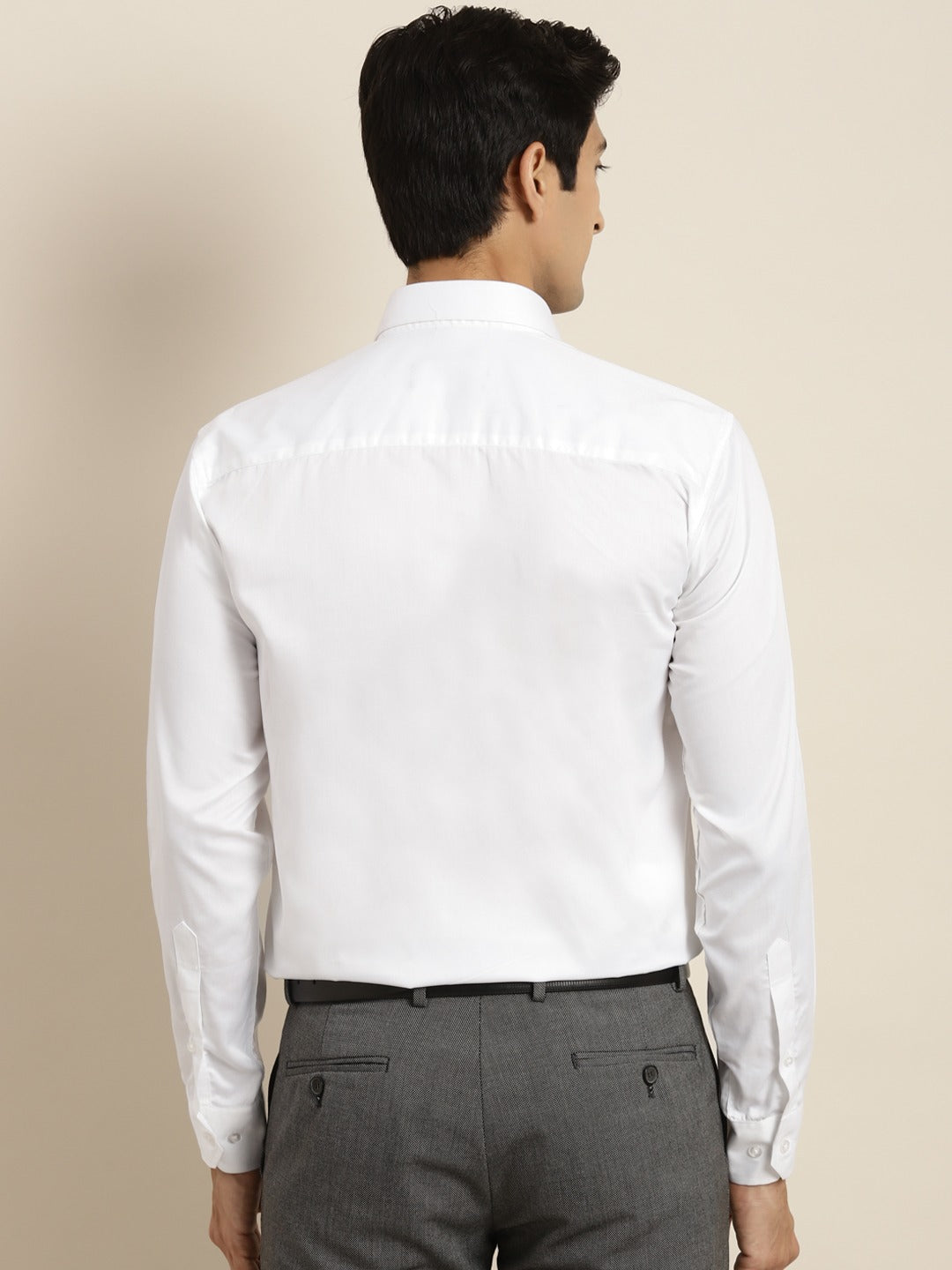 Men White Solid Double Pocket Double Flap Pure Cotton Slim Fit Formal Shirt