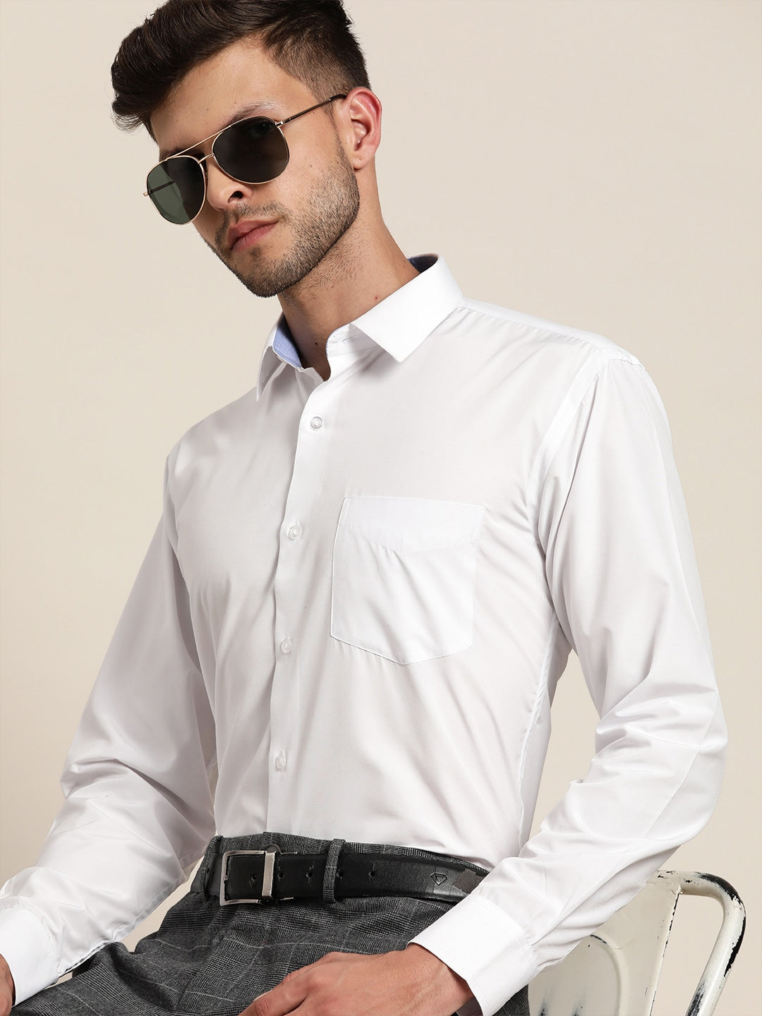 Men White Solids Slim Fit Formal Shirt