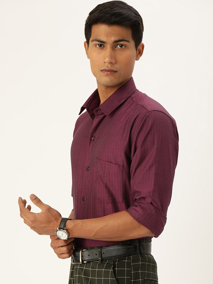 Men Maroon Solids Pure Cotton Slim Fit Formal Shirt