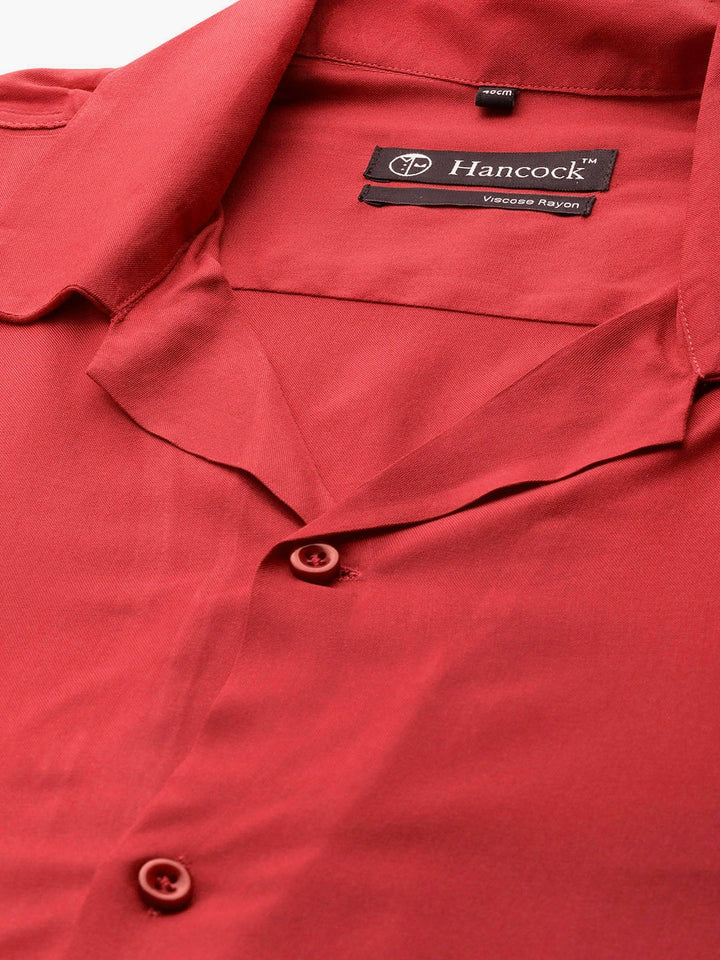 Men Red Solid Viscose Rayon Relaxed Fit Casual Resort Shirt