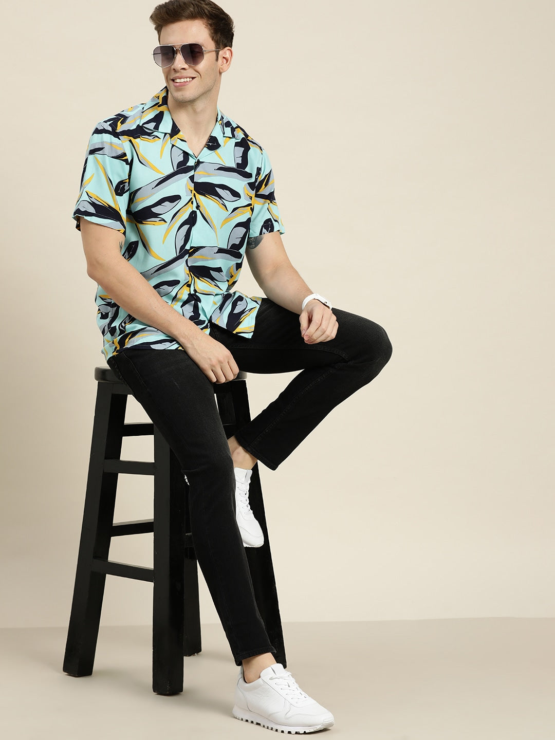 Men Blue-Navy Prints Viscose Rayon Relaxed Fit Casual Resort Shirt