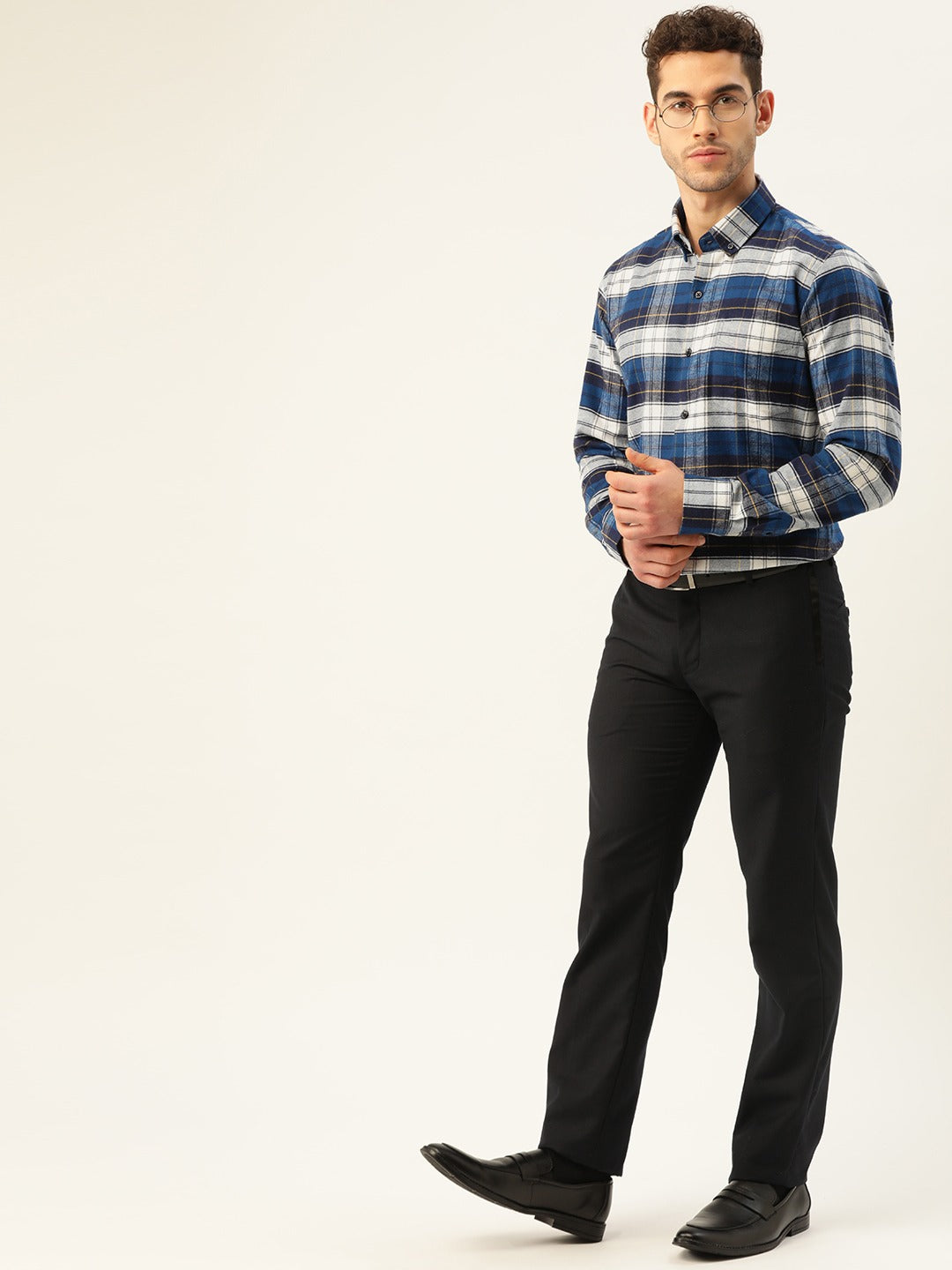 Men Navy & White Checks Pure Cotton Slim Fit Formal Shirt
