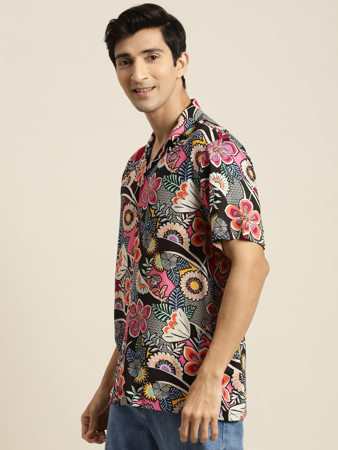 Men Black & Magenta Printed Viscose Rayon Relaxed Fit Casual Resort Shirt