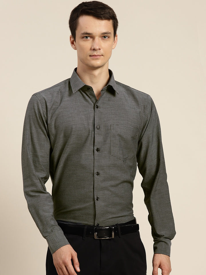 Men Black Solid Pure Cotton Slim Fit Formal Shirt