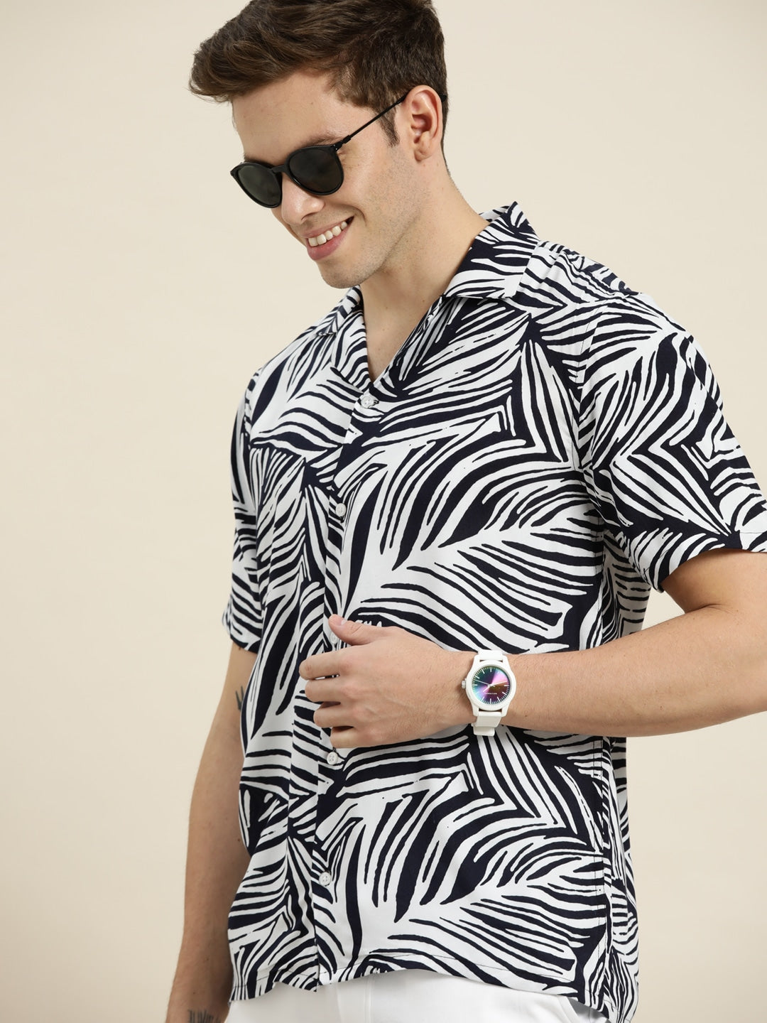 Men Navy-White Prints Viscose Rayon Relaxed Fit Casual Resort Shirt